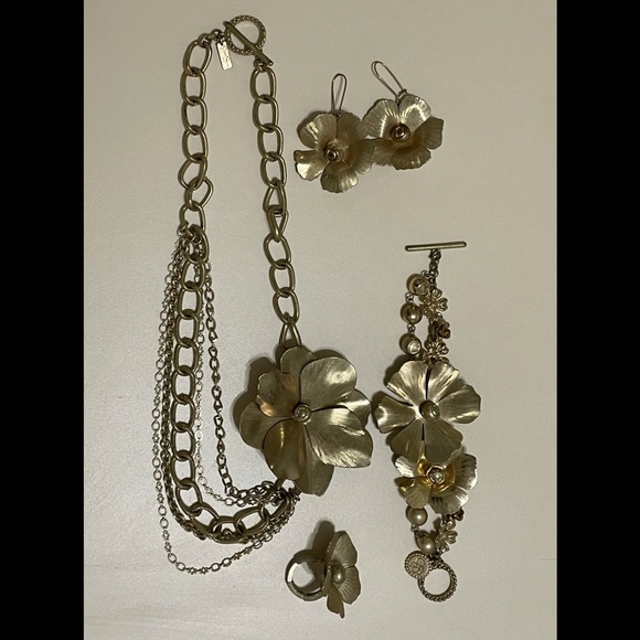Jessica Simpson Statement Gold Floral Jewelry Set - Picture 3 of 8